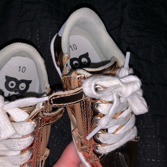 Toddler size 10 zip up shoe - Picture 3 of 4
